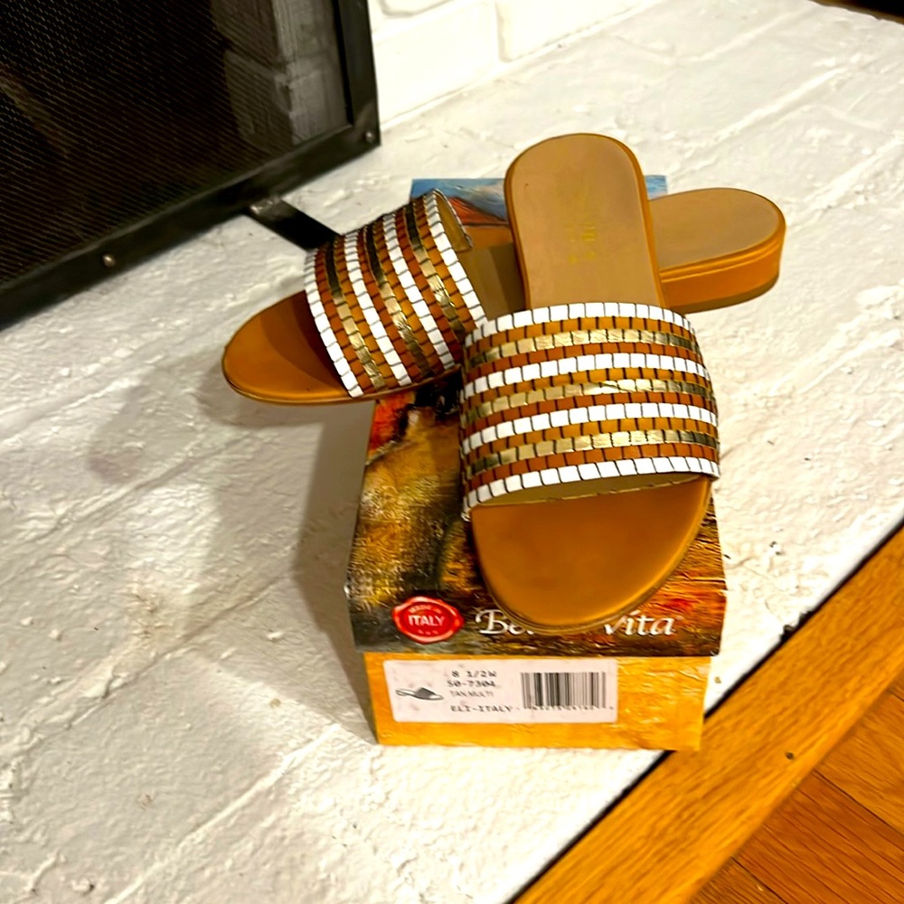 BellaVita slides size 8.5 Wide